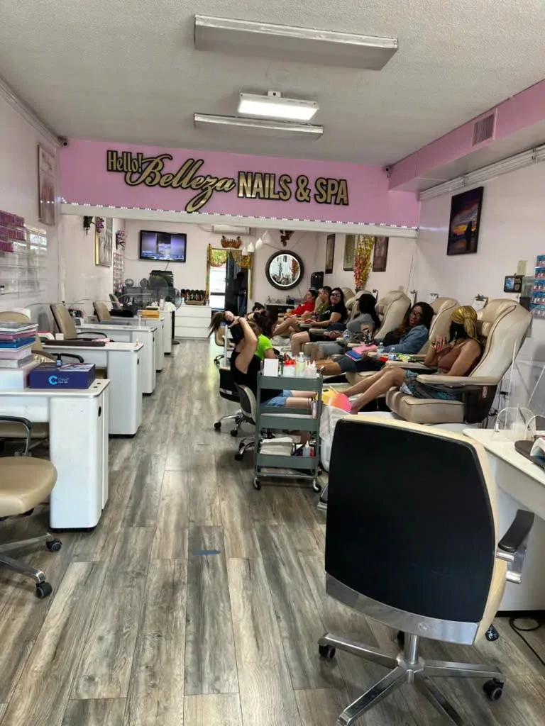 Cần Sang Tiệm Nail Ở National City, California – 6 bàn, 6 ghế