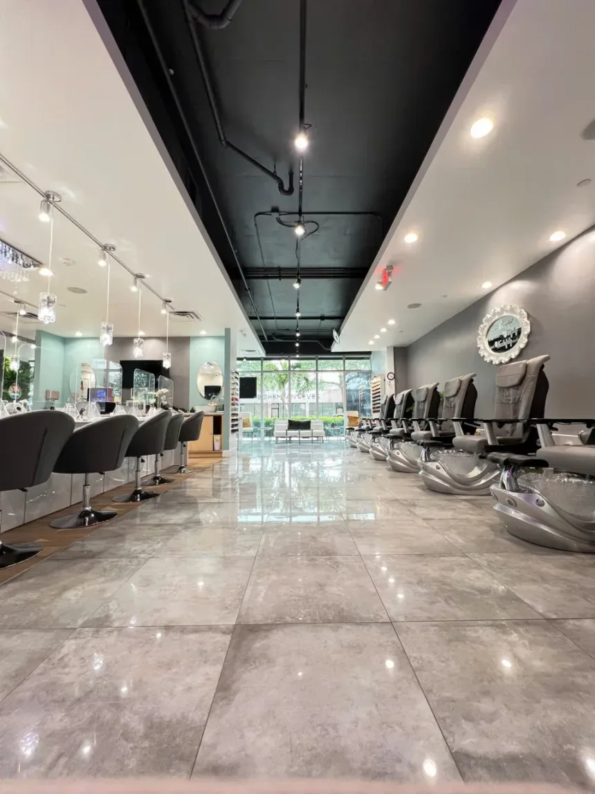 Sang Tiệm Nail Tại Saint Petersburg, Florida – Giá $250,000