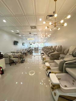 Bán/Sang Tiệm Nail Ở Clearwater, Florida – 10 bàn, 10 ghế