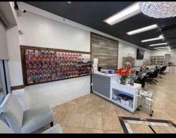Cần Sang Tiệm Nail Ở Alpharetta, Georgia – 7 bàn, 9 ghế