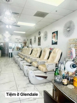 Cần Sang Tiệm Nail Ở Glendale, Arizona – 5 bàn, 7 ghế