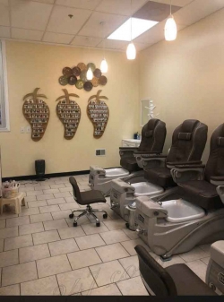 Cần Sang Tiệm Nail Ở Grand Rapids, Michigan – 4 bàn, 6 ghế