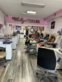 Cần Sang Tiệm Nail Ở National City, California – 6 bàn, 6 ghế