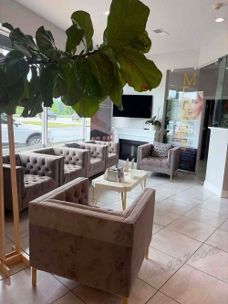 Sang Tiệm Nail Khu Des Plaines, Illinois – Rent $5,400/tháng
