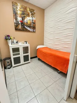 Sang Tiệm Nail Khu Portland, Oregon – Rent $3030/ month