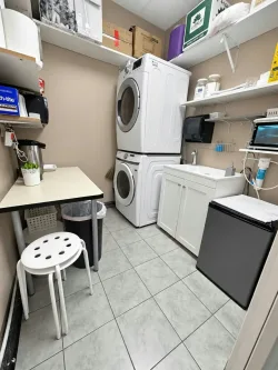 Sang Tiệm Nail Khu Portland, Oregon – Rent $3030/ month