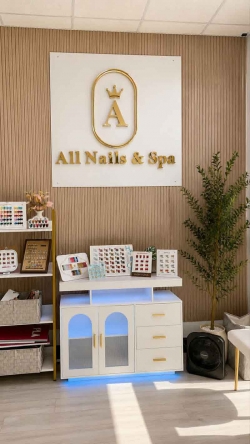 Sang Tiệm Nail Tại Orlando, Florida – 12 bàn