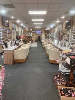 Sang Tiệm Nails Cincinnati, Ohio - Rent Hợp Lý