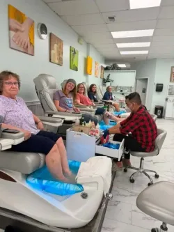 Tiệm Nail Sang Lại Tại Hagerstown, Maryland