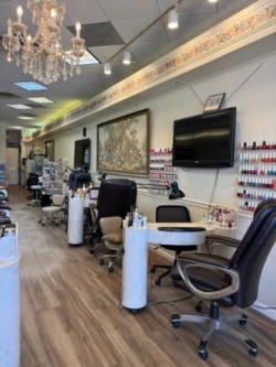 Tiệm Nail Sang Lại Tại Pearland, Texas